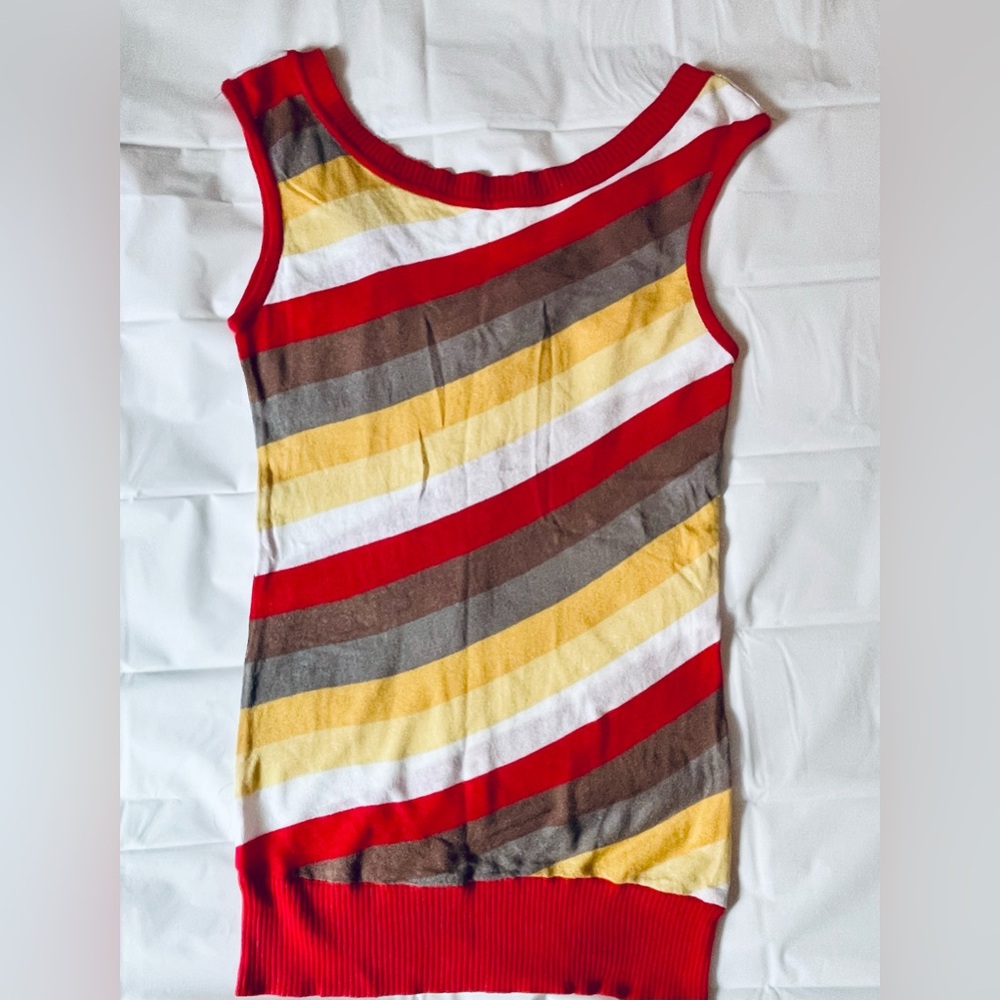 FOREVER 100% Cotton knitted sleeveless, asymmetrical top, Size: Small-Me…